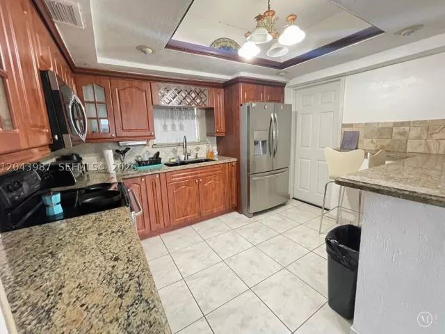 Продажа дома по адресу 2955 NW 102nd St - фото 8866753