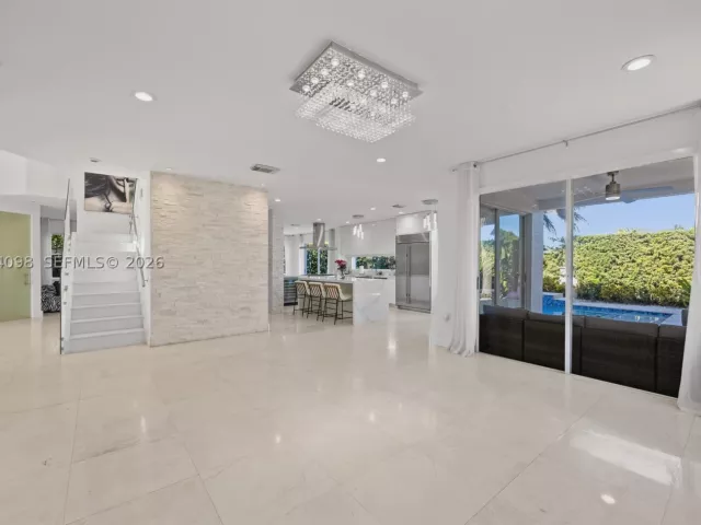 Продажа дома по адресу 12235 SW 121st Ter - фото 8868176