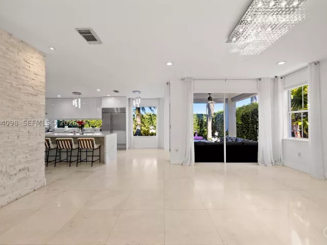 Продажа дома по адресу 12235 SW 121st Ter - фото 8868180