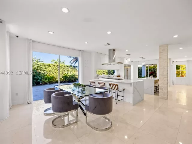 Продажа дома по адресу 12235 SW 121st Ter - фото 8868182