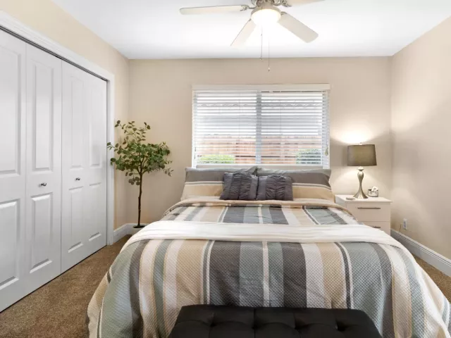 Продажа дома по адресу 2070 NE 63rd Street - фото 8896933