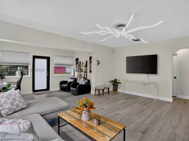 Продажа дома по адресу 2446 Mckinley St - фото 8874635