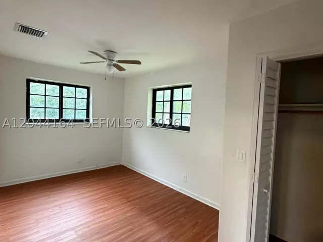 Продажа дома по адресу 2065 NE 139th St - фото 9048781