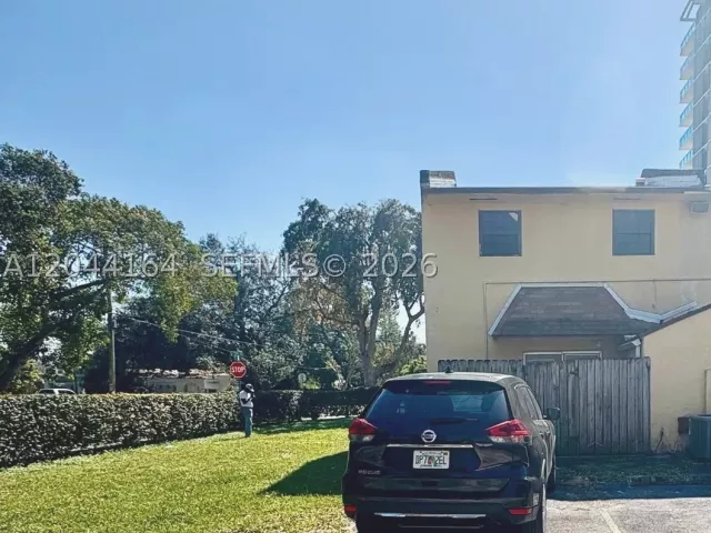 Продажа дома по адресу 2065 NE 139th St - фото 9048788