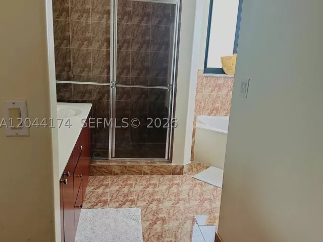 Продажа дома по адресу 4318 NW 113th Pl - фото 8866876