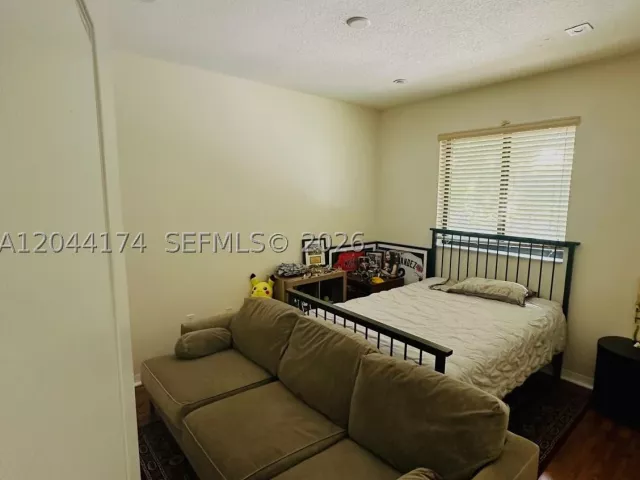 Продажа дома по адресу 4318 NW 113th Pl - фото 8866879