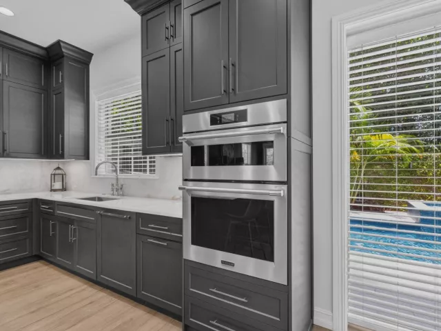 Продажа дома по адресу 2021 SW 14th Terrace - фото 9358180