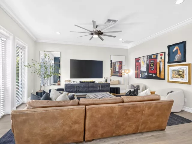 Продажа дома по адресу 2021 SW 14th Terrace - фото 9358182
