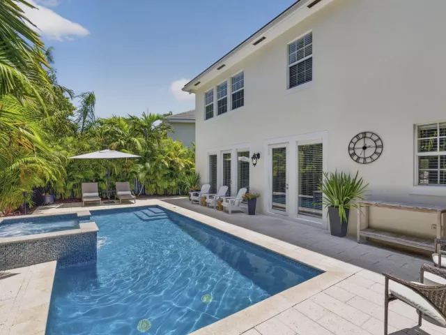 Продажа дома по адресу 2021 SW 14th Terrace - фото 9358215