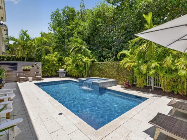 Продажа дома по адресу 2021 SW 14th Terrace - фото 9358220