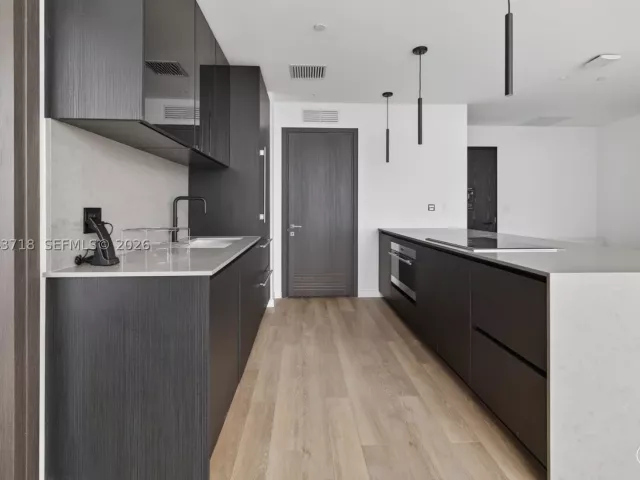 Продажа квартиры #4701 - фото 8910237