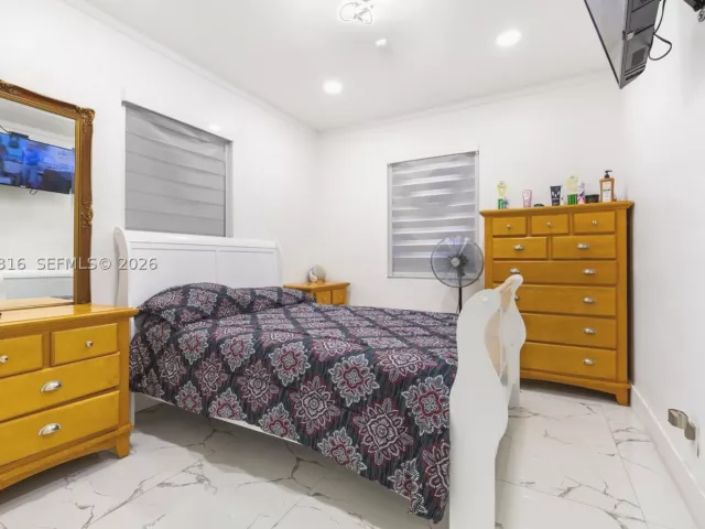Продажа дома по адресу 8330 SW 25th St - фото 8868745