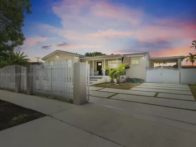 Продажа дома по адресу 8330 SW 25th St - фото 8868732