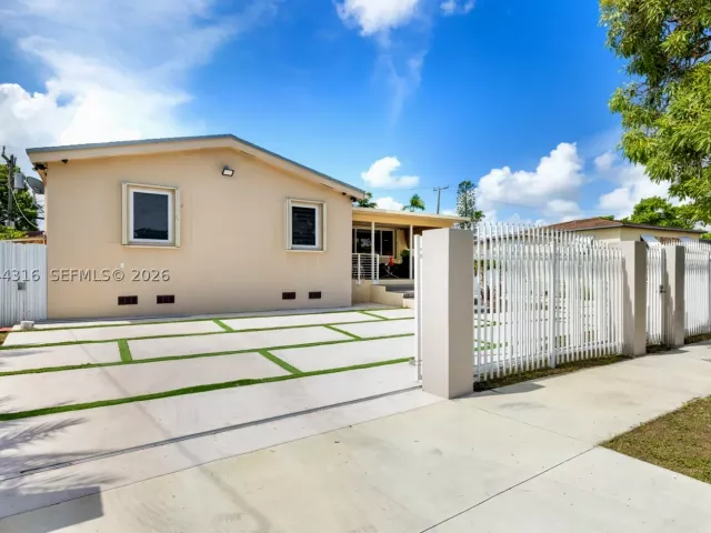 Продажа дома по адресу 8330 SW 25th St - фото 8868734