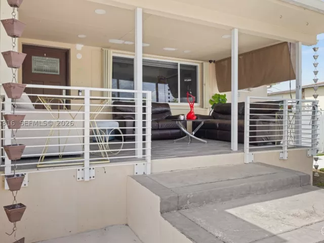 Продажа дома по адресу 8330 SW 25th St - фото 8868736