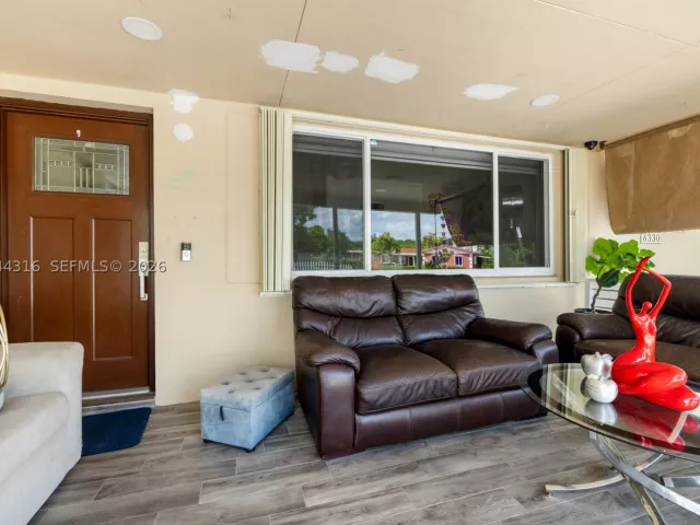Продажа дома по адресу 8330 SW 25th St - фото 8868737