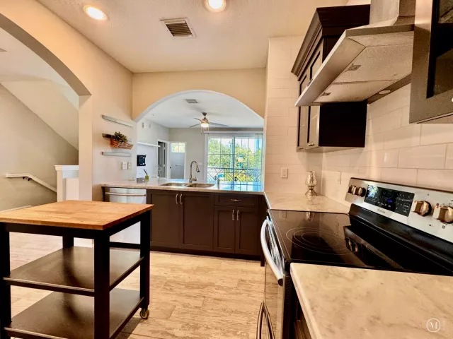 Продажа дома по адресу 326 NW 1st Street - фото 8889478
