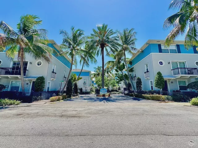 Продажа дома по адресу 326 NW 1st Street - фото 8889463
