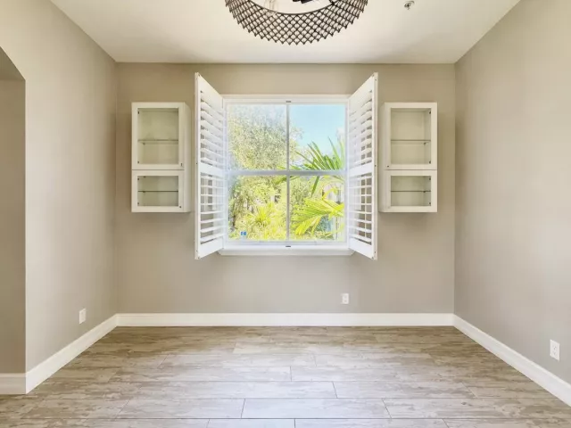 Продажа дома по адресу 326 NW 1st Street - фото 8889481
