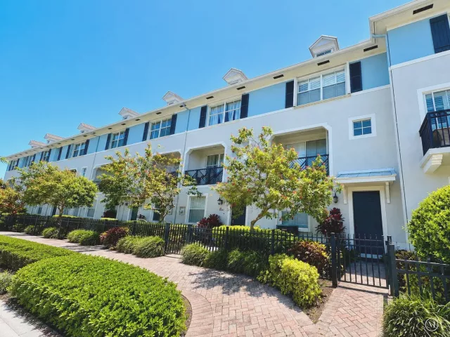 Продажа дома по адресу 326 NW 1st Street - фото 8889467