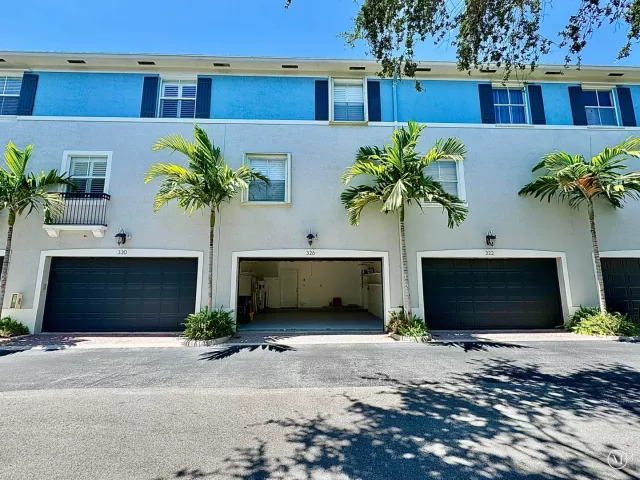 Продажа дома по адресу 326 NW 1st Street - фото 8889468