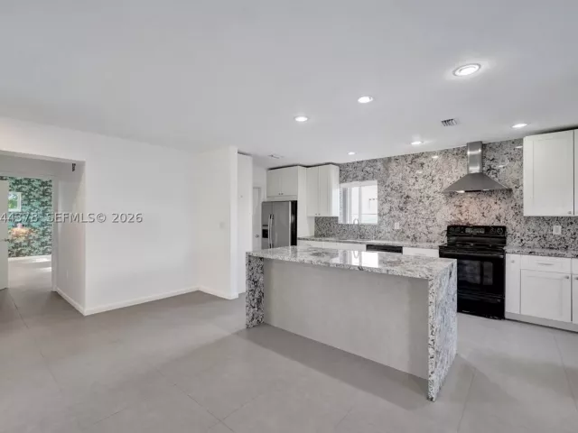 Продажа дома по адресу 4311 Hayes St - фото 8907302