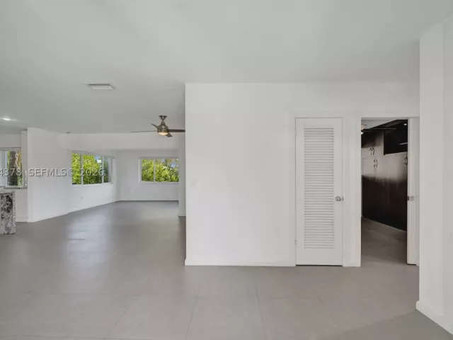 Продажа дома по адресу 4311 Hayes St - фото 8907303