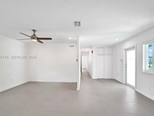 Продажа дома по адресу 4311 Hayes St - фото 8907308