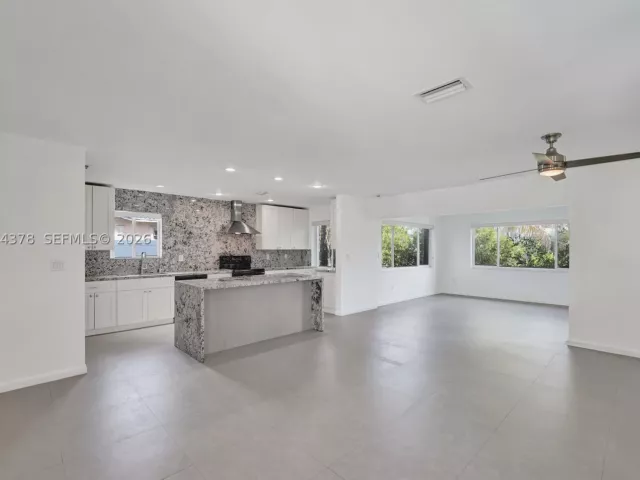 Продажа дома по адресу 4311 Hayes St - фото 8907295