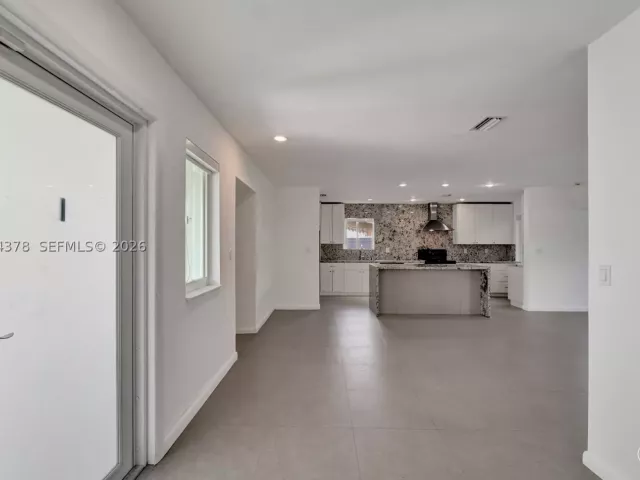 Продажа дома по адресу 4311 Hayes St - фото 8907296