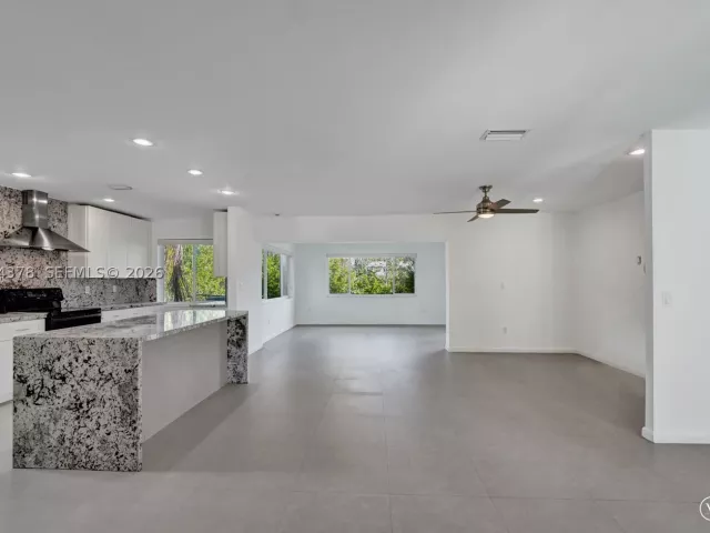 Продажа дома по адресу 4311 Hayes St - фото 8907297