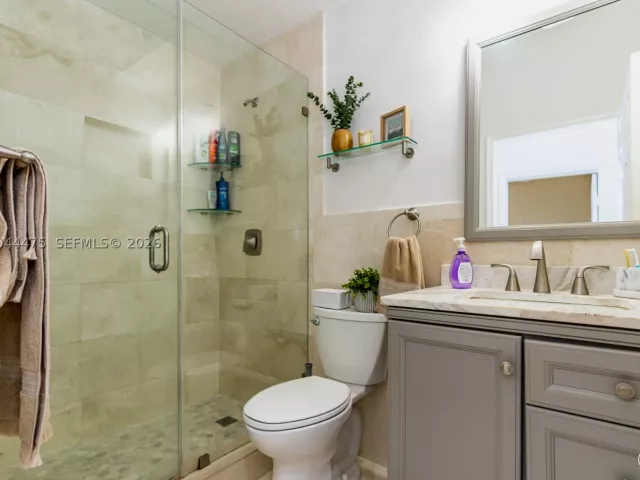 Продажа дома по адресу 6939 SW 158th Ave - фото 8925534