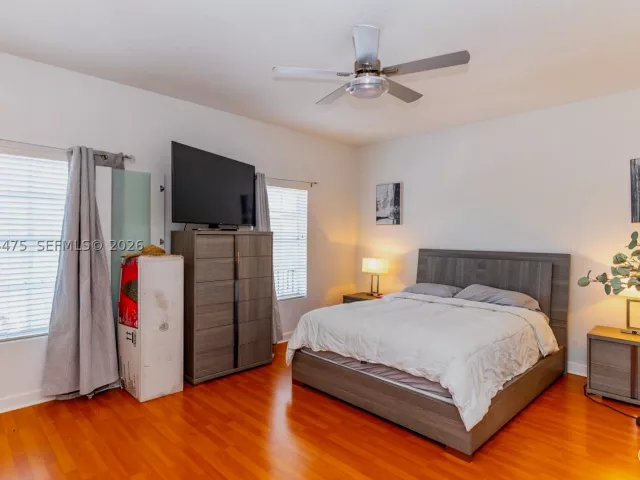 Продажа дома по адресу 6939 SW 158th Ave - фото 8925535