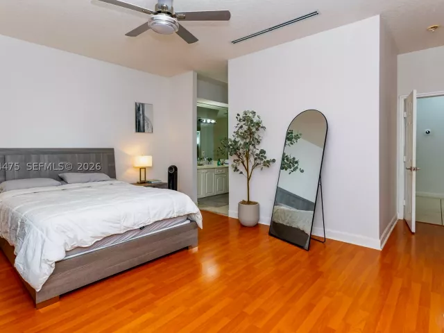 Продажа дома по адресу 6939 SW 158th Ave - фото 8925536
