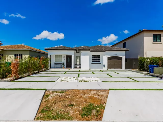 Продажа дома по адресу 6939 SW 158th Ave - фото 8925519