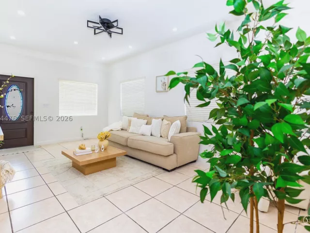 Продажа дома по адресу 6939 SW 158th Ave - фото 8925525