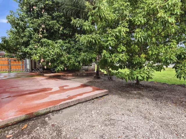 Продажа дома по адресу 610 SE 12th Ter - фото 8867722