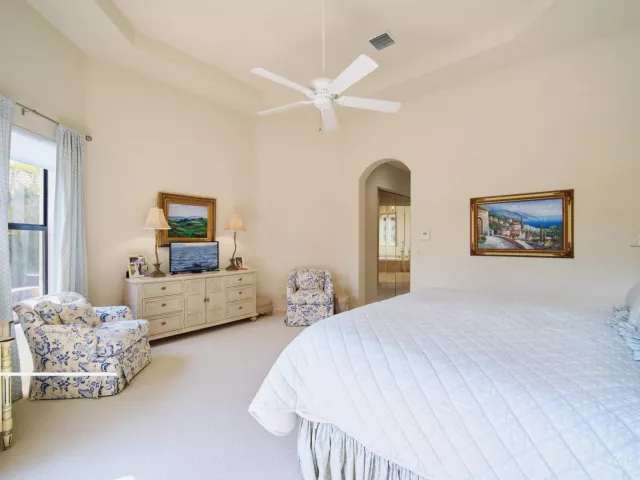 Продажа дома по адресу 6490 Sparrow Hawk Drive - фото 8903505