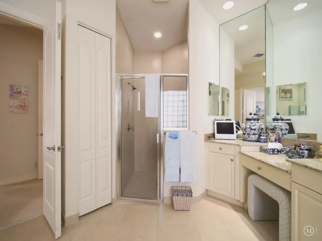 Продажа дома по адресу 6490 Sparrow Hawk Drive - фото 8903507