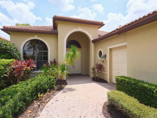 Продажа дома по адресу 6490 Sparrow Hawk Drive - фото 8903492
