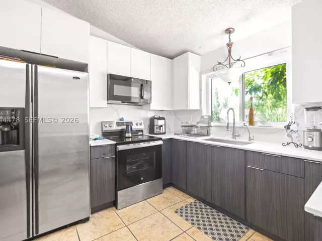 Продажа дома по адресу 8014 SW 133rd Ct - фото 8888521