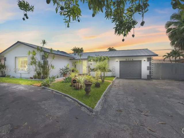 Продажа дома по адресу 8014 SW 133rd Ct - фото 8888513