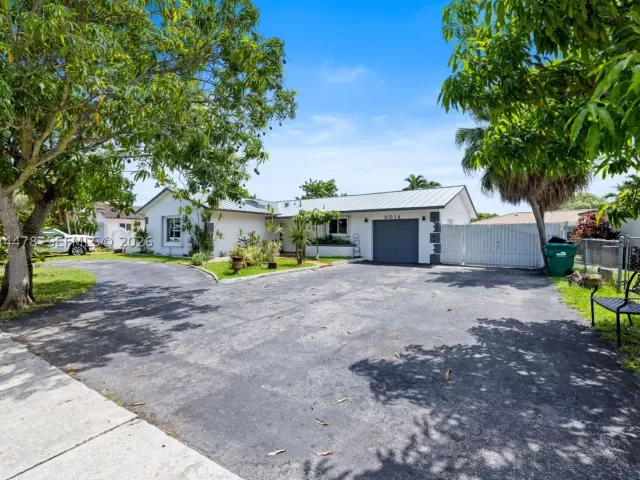 Продажа дома по адресу 8014 SW 133rd Ct - фото 8888514