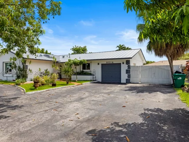Продажа дома по адресу 8014 SW 133rd Ct - фото 8888516