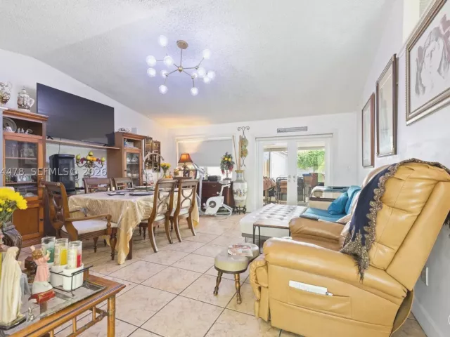 Продажа дома по адресу 8014 SW 133rd Ct - фото 8888519