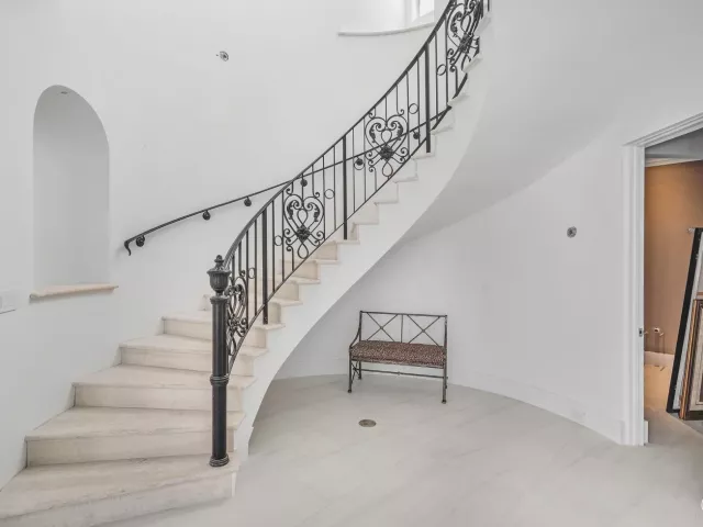 Продажа дома по адресу 419 E Coconut Palm Road - фото 9311161