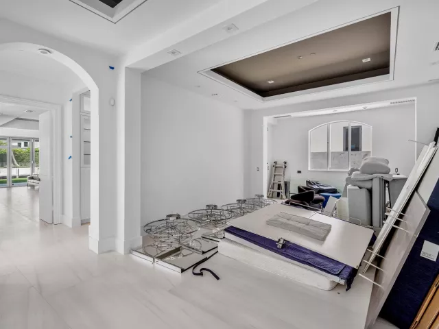 Продажа дома по адресу 419 E Coconut Palm Road - фото 9311163