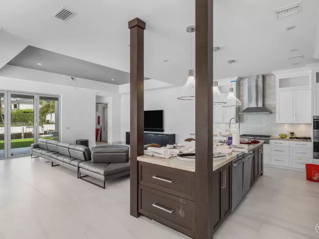 Продажа дома по адресу 419 E Coconut Palm Road - фото 9311167