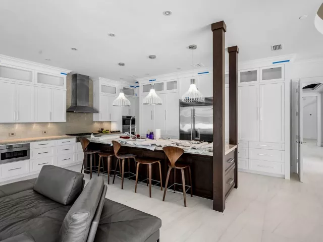 Продажа дома по адресу 419 E Coconut Palm Road - фото 9311168