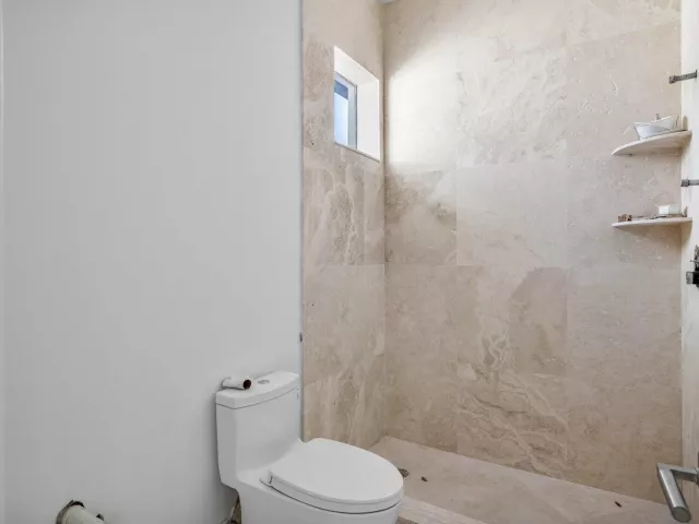 Продажа дома по адресу 419 E Coconut Palm Road - фото 9311182